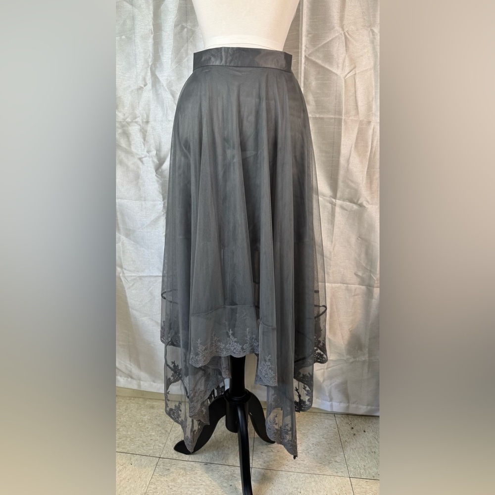 Elegant Gray Lace Women Skirt NWOT